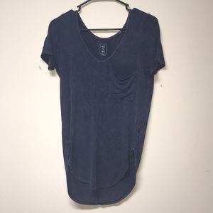 V neck t-shirt with pocket